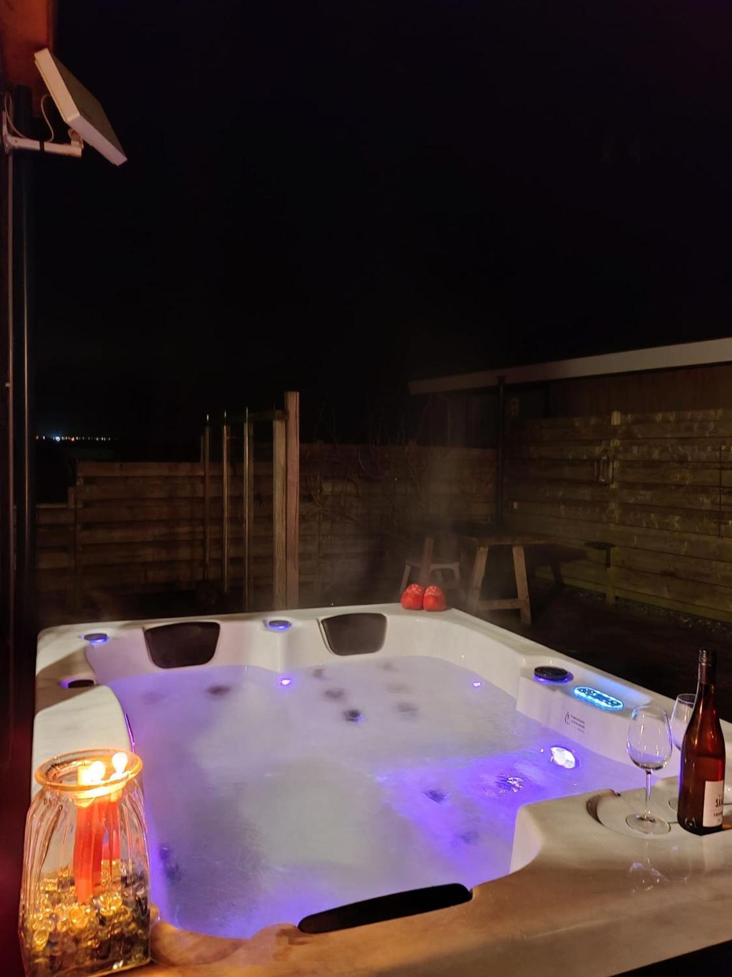 Lakeview 6 Pers Holiday Home Aurora With Fenced Garden, Whirlpool And Sauna Anjum Esterno foto