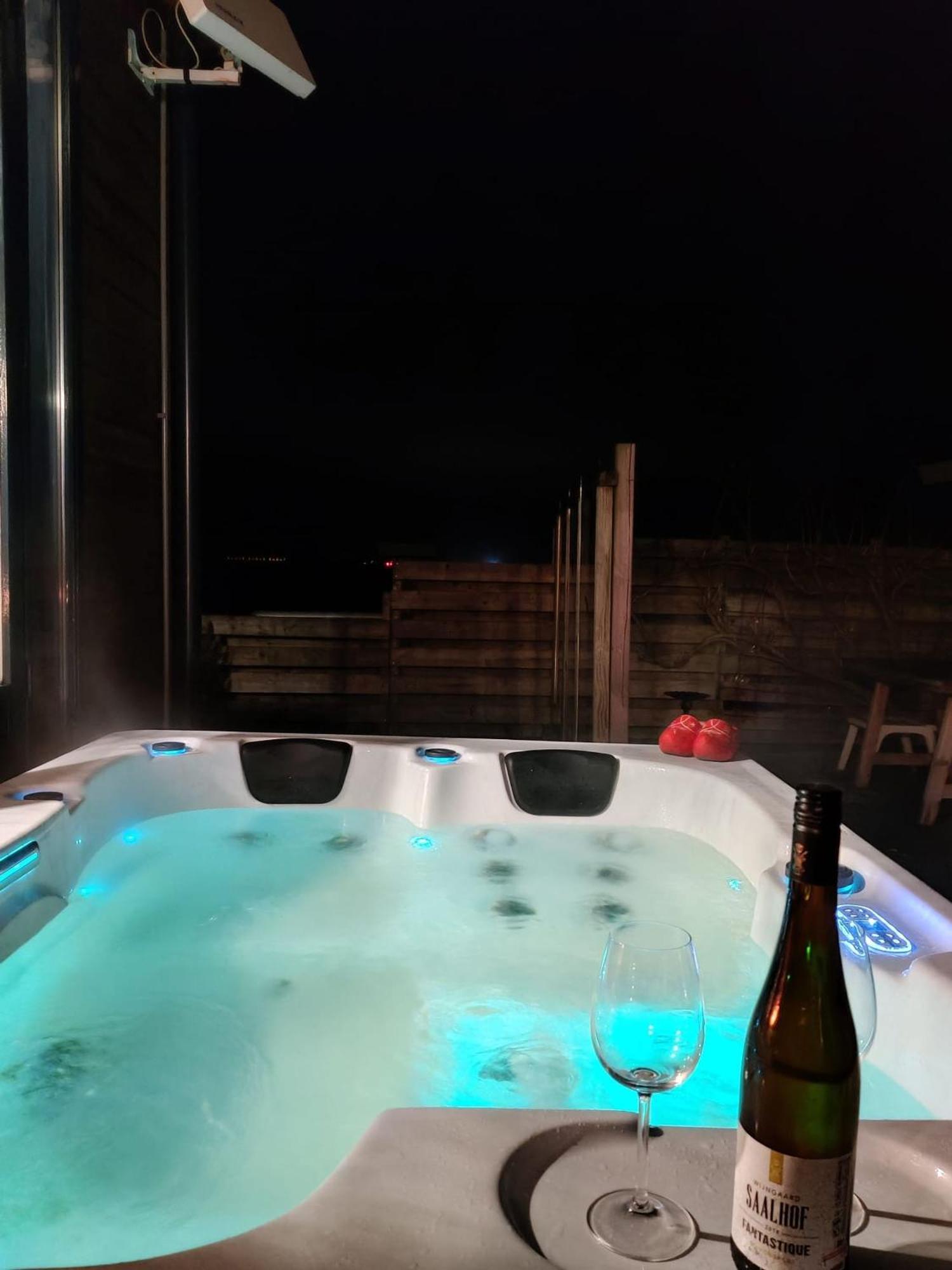 Lakeview 6 Pers Holiday Home Aurora With Fenced Garden, Whirlpool And Sauna Anjum Esterno foto